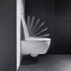 Immagine di VASO ICON 2022 SET SOSPESO RIMFREE CON SEDILE AMMORTIZZATO SGANCIO RAPIDO CERAMICA BIANCA OPACA GEBERIT