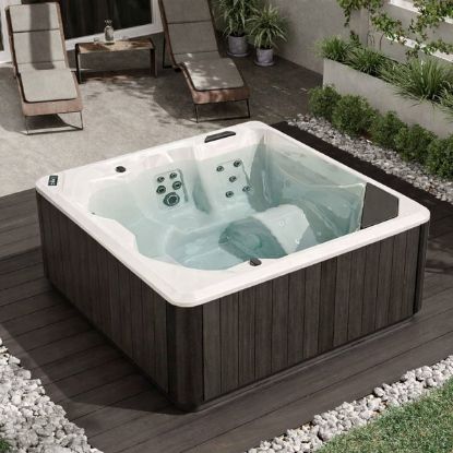 Immagine di MINIPISCINA DA ESTERNO VITA XL MISURA 200X200 CM H. 85 CM STD UV+CROMOLIGHT+BLUETOOTH CON PANNELLI DOGATI FINITURA DARK BROWN E COPERTURA ESTIVA NOVELLINI